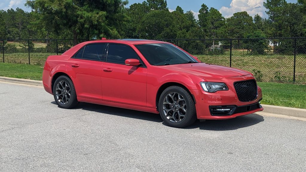 2015 Chrysler 300 Image 3