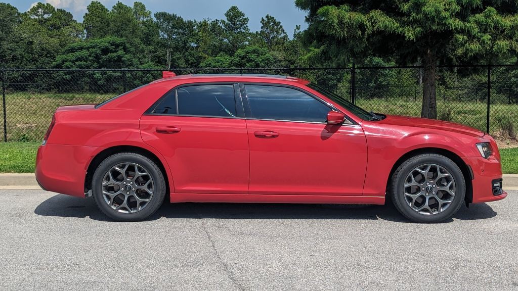 2015 Chrysler 300 Image 4