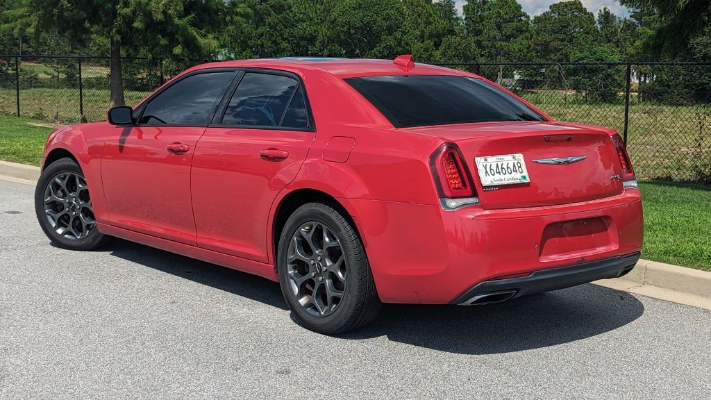 2015 Chrysler 300 Image 6