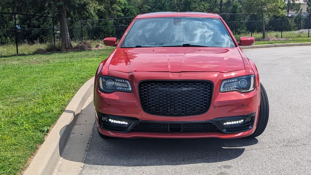2015 Chrysler 300 Image 11
