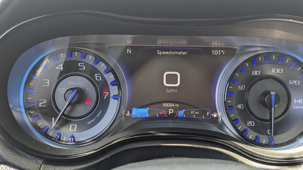 2015 Chrysler 300 Image 14