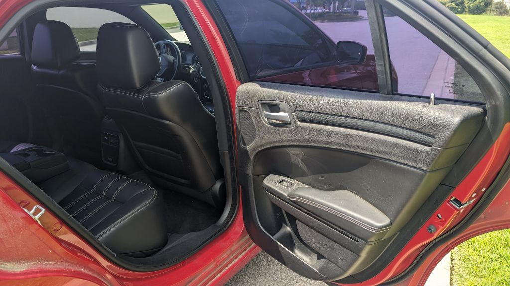 2015 Chrysler 300 Image 19