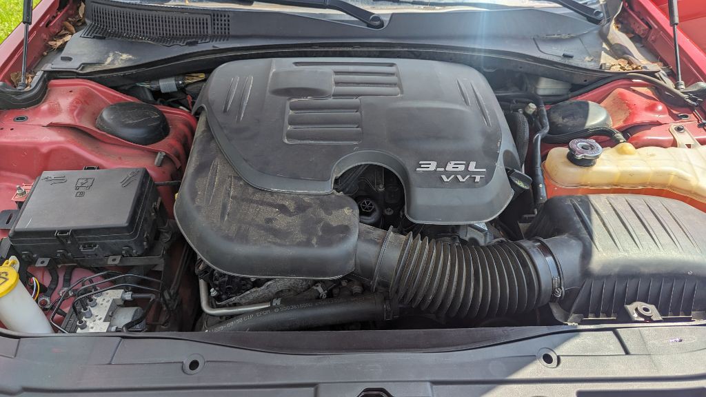 2015 Chrysler 300 Image 23