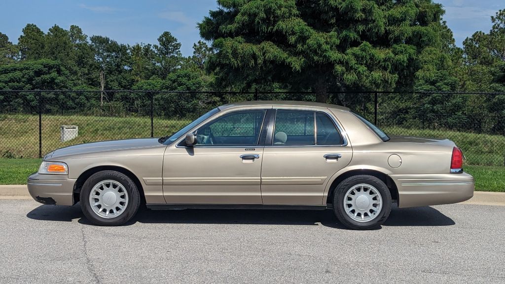 2000 Ford Crown Victoria Image 7