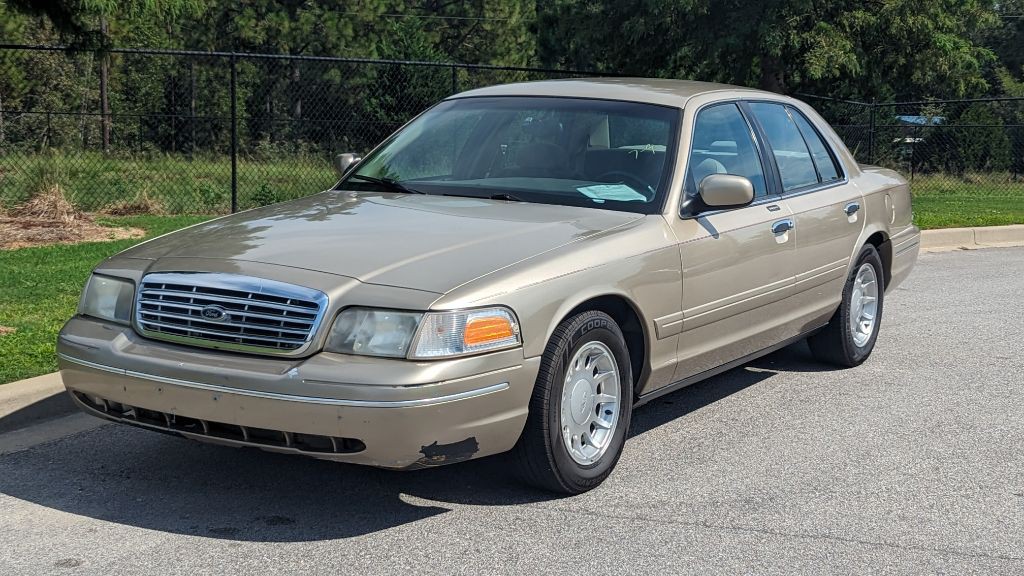 2000 Ford Crown Victoria Image 9