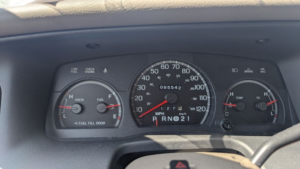 2000 Ford Crown Victoria Image 12
