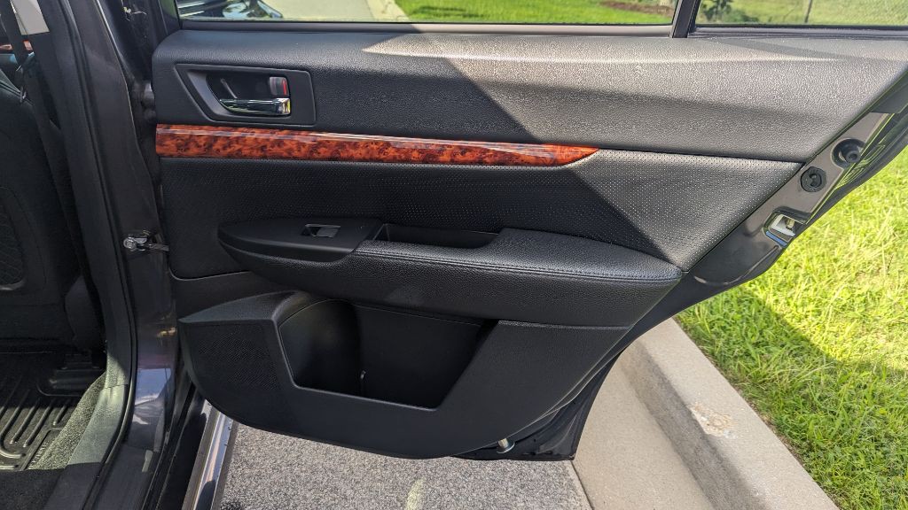 2012 Subaru Legacy Image 21