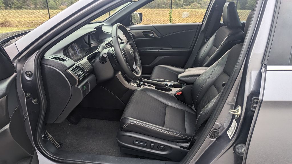 2016 Honda Accord Image 11