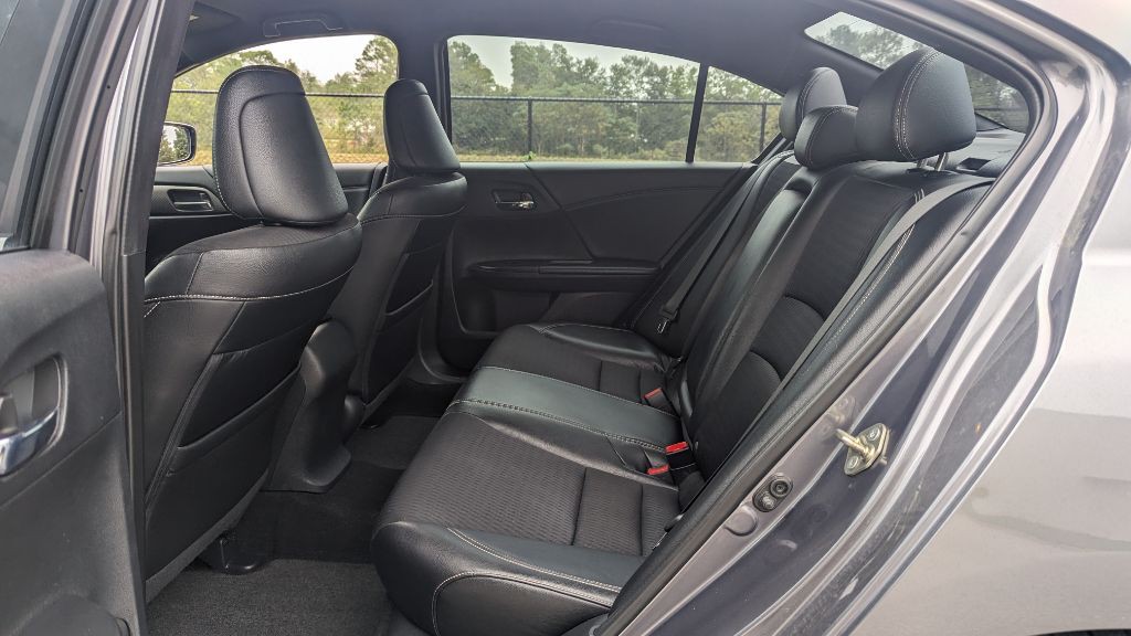 2016 Honda Accord Image 19