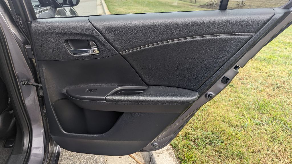 2016 Honda Accord Image 22