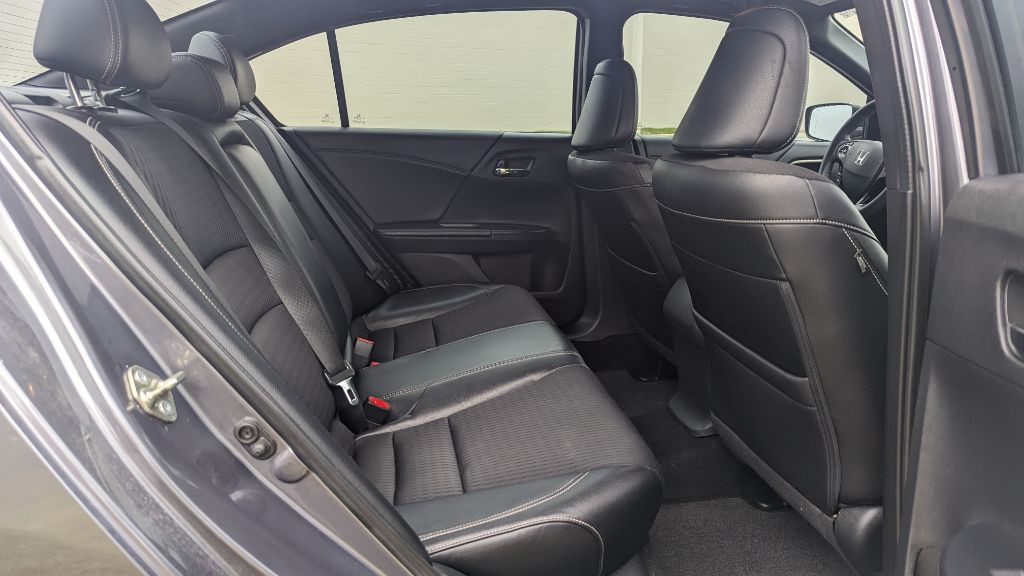 2016 Honda Accord Image 25