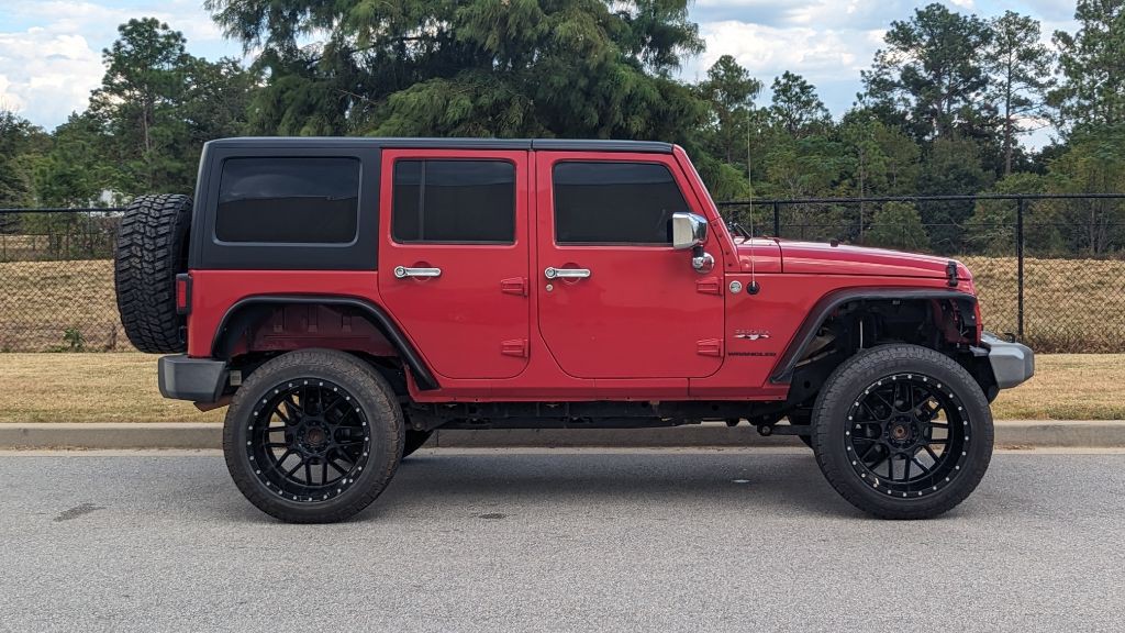 2014 Jeep Wrangler Unlimited Image 2