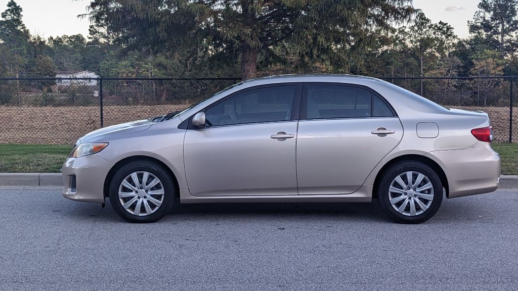 2013 Toyota Corolla Image 6