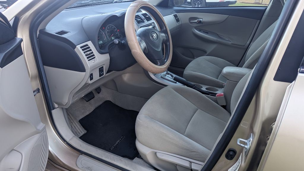 2013 Toyota Corolla Image 10