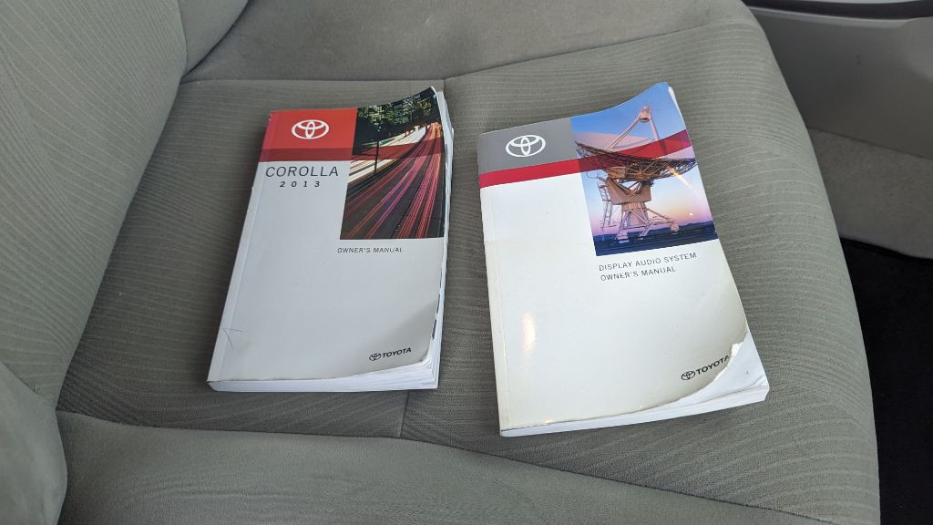 2013 Toyota Corolla Image 22