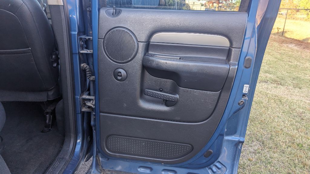 2005 Dodge Ram 2500 Image 18