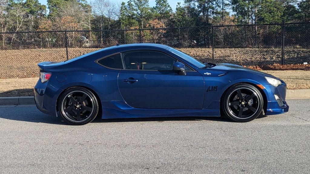 2013 Scion FR-S Image 2