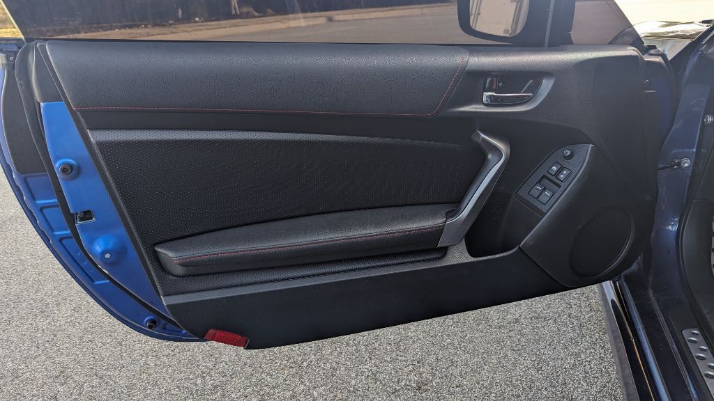 2013 Scion FR-S Image 9