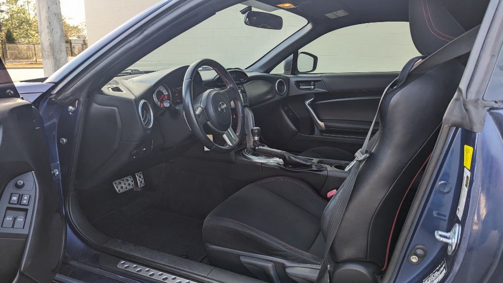 2013 Scion FR-S Image 11