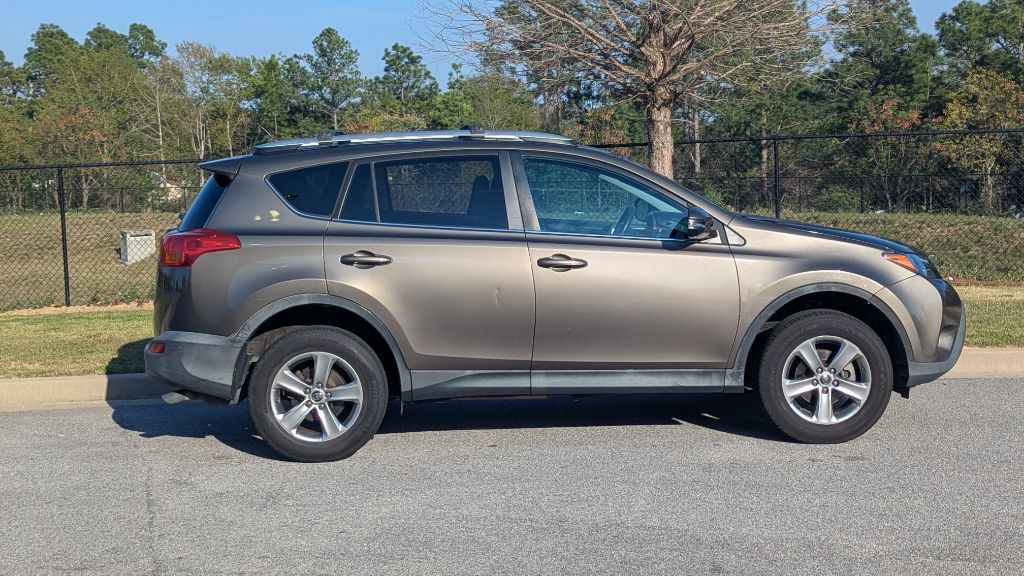 2015 Toyota Rav4 Image 5