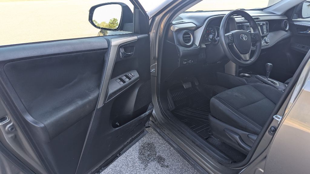 2015 Toyota Rav4 Image 10