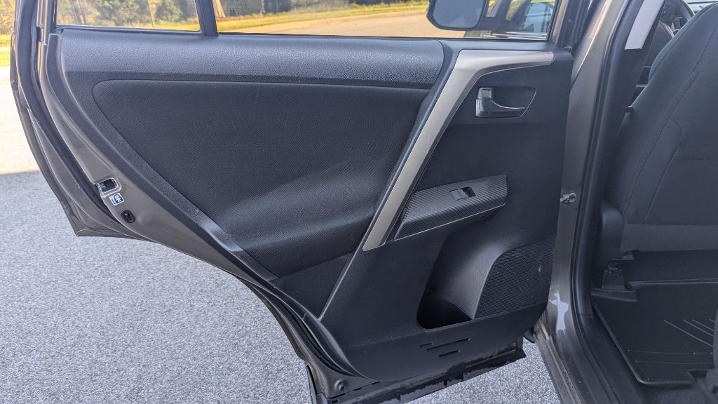 2015 Toyota Rav4 Image 15