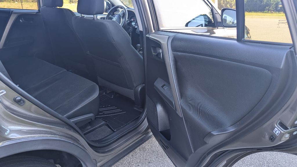 2015 Toyota Rav4 Image 20