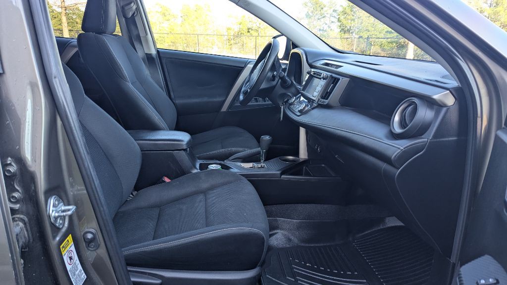2015 Toyota Rav4 Image 25