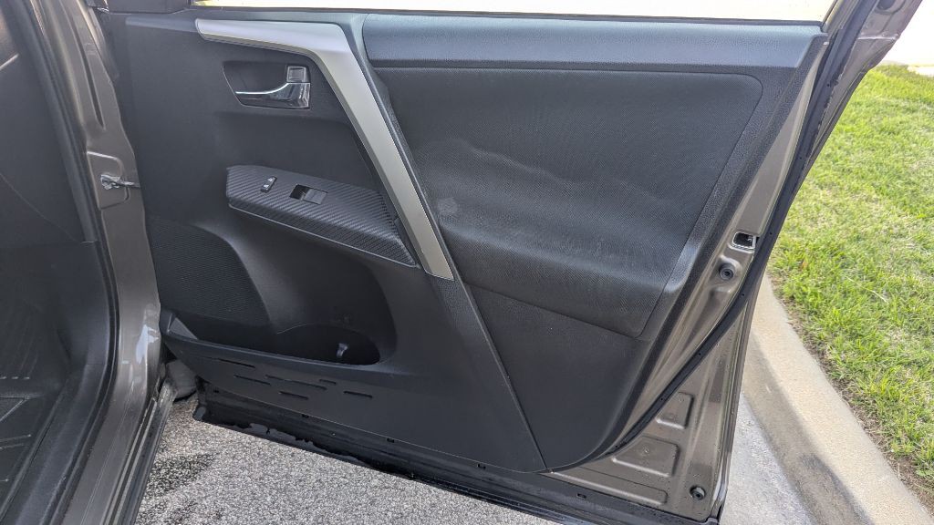 2015 Toyota Rav4 Image 26