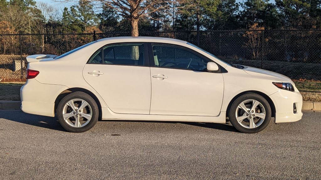 2012 Toyota Corolla Image 2