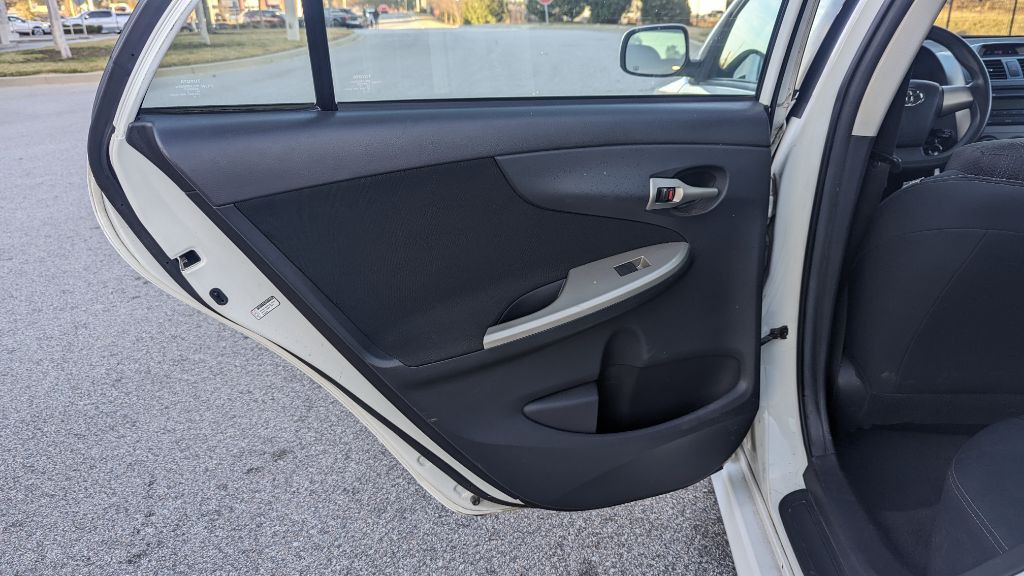 2012 Toyota Corolla Image 14