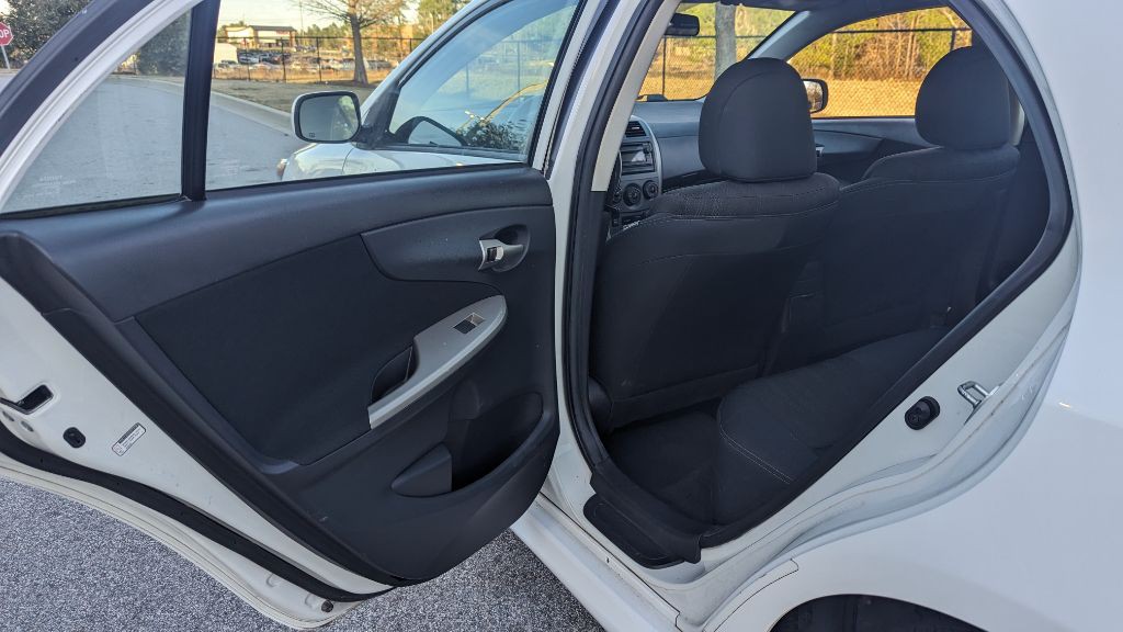 2012 Toyota Corolla Image 15