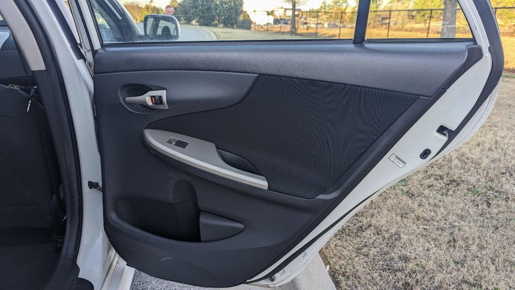 2012 Toyota Corolla Image 19