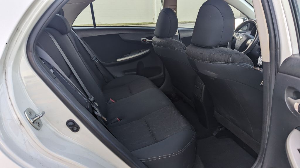 2012 Toyota Corolla Image 21