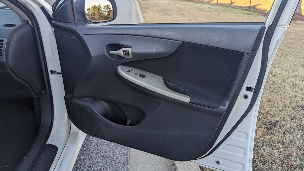 2012 Toyota Corolla Image 23