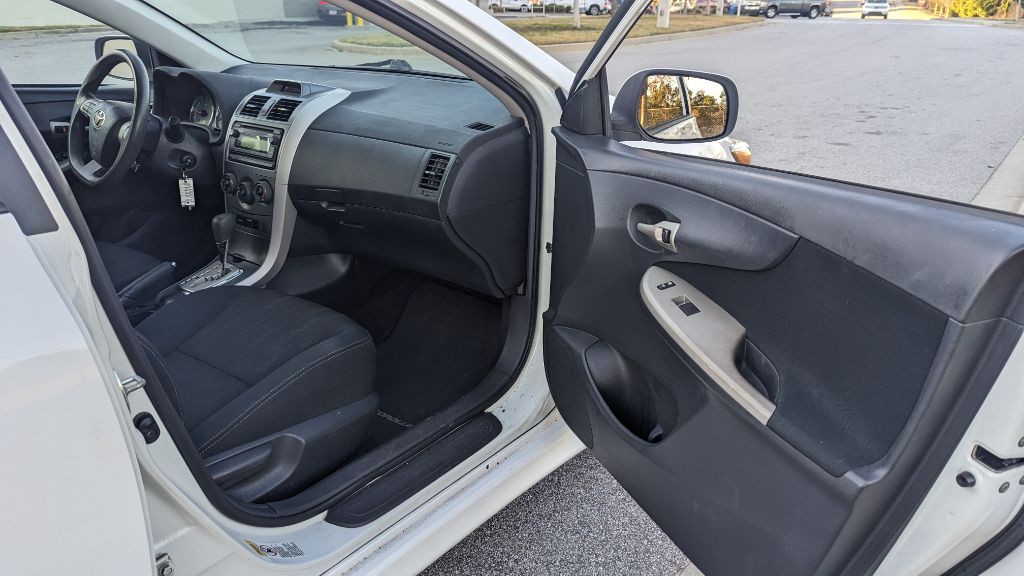 2012 Toyota Corolla Image 24