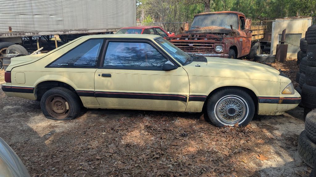 1988 Ford Mustang Image 1
