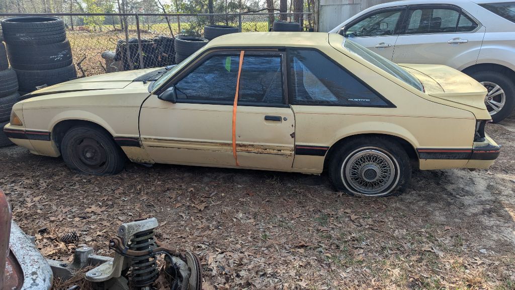 1988 Ford Mustang Image 3