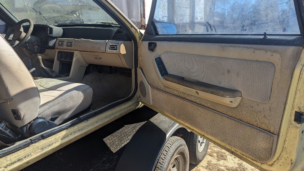 1988 Ford Mustang Image 14