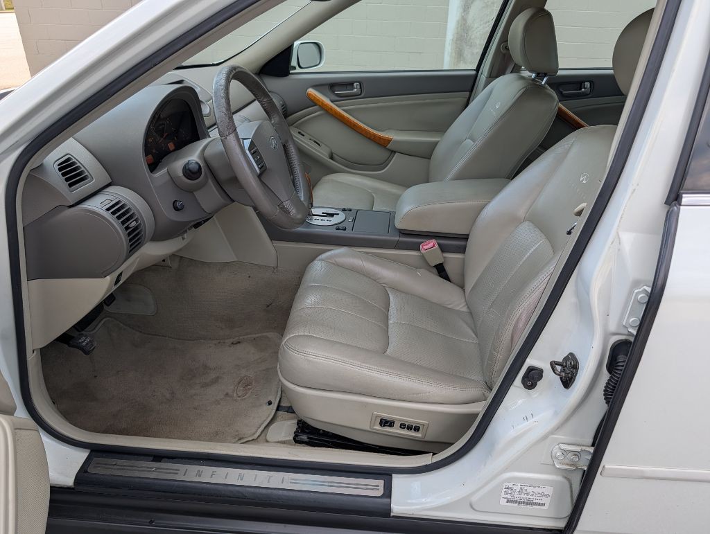 2003 INFINITI G35 Image 11