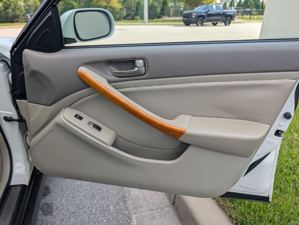 2003 INFINITI G35 Image 24