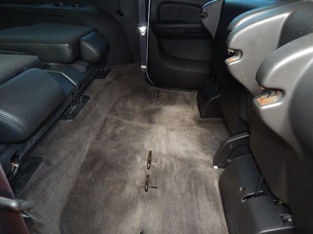 2012 Chevrolet Suburban Image 6