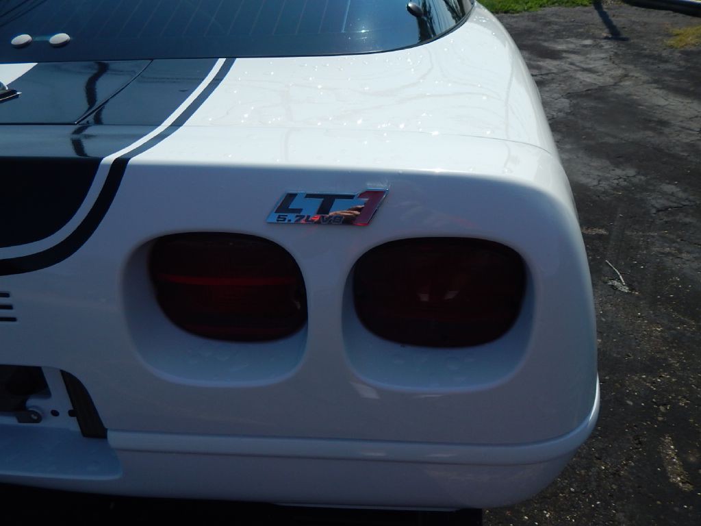 1996 Chevrolet Corvette Image 3