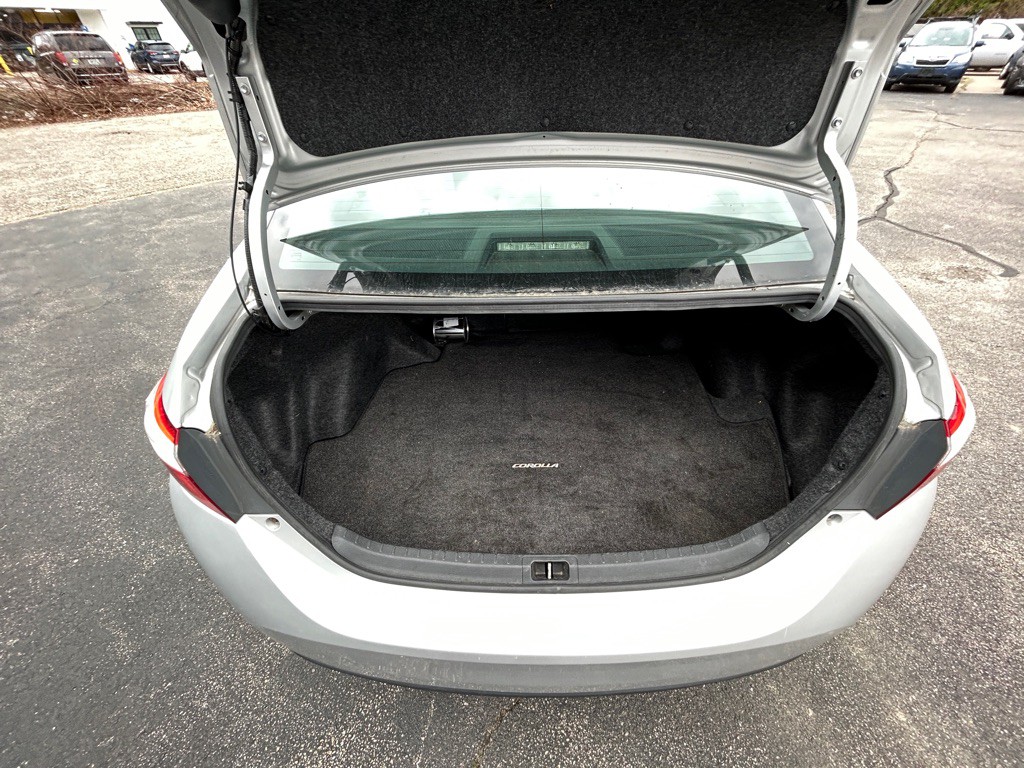 2015 Toyota Corolla Image 9