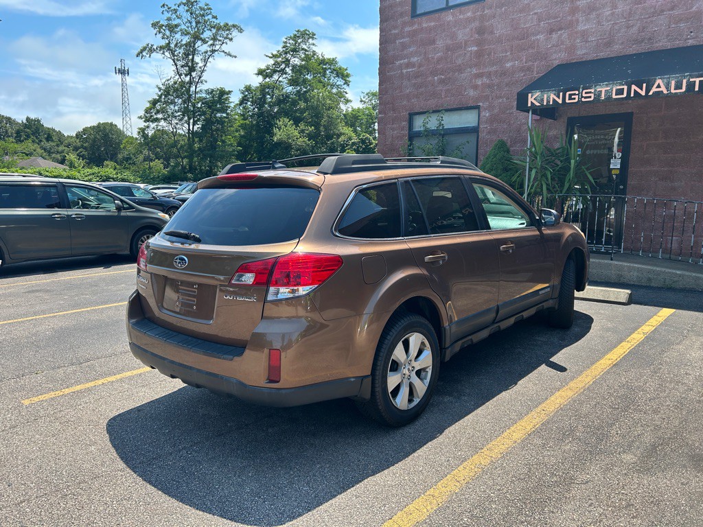 2011 Subaru Outback Image 3