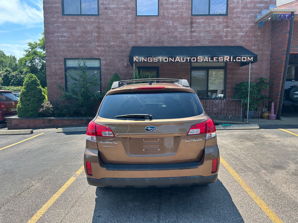 2011 Subaru Outback Image 4