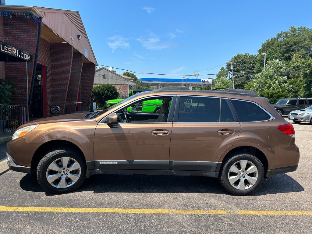 2011 Subaru Outback Image 6