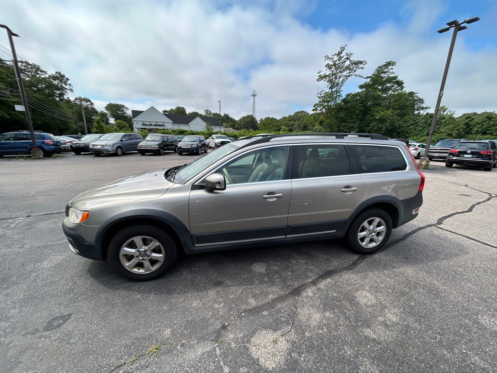 2012 Volvo XC70 Image 2