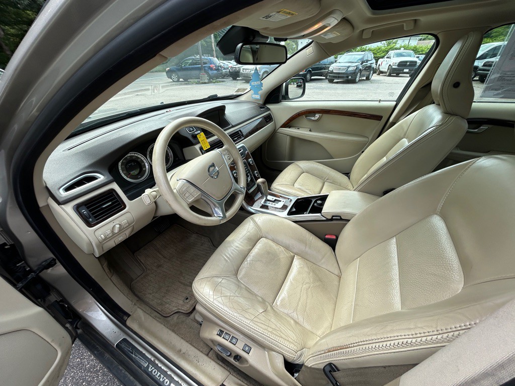 2012 Volvo XC70 Image 9