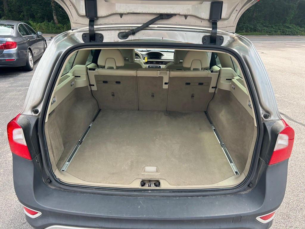 2012 Volvo XC70 Image 11